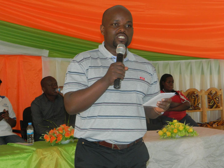 Minsitiri Nsengimana yagaragaje ko kutagira gahunda y'ibyo bagomba gukora bigira ingaruka ku banyeshuri.