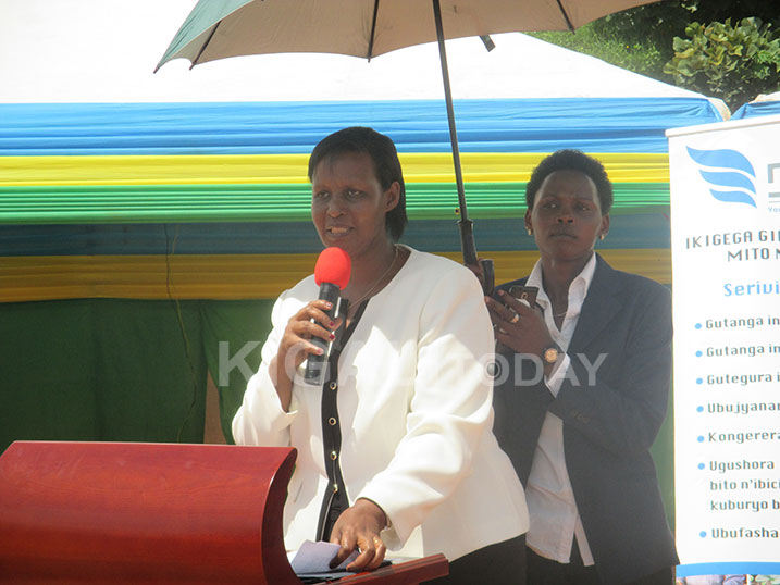 Min Gasinzirwa asaba Abanyenyanza kurwanya ihohotera iwabo mu miryango.