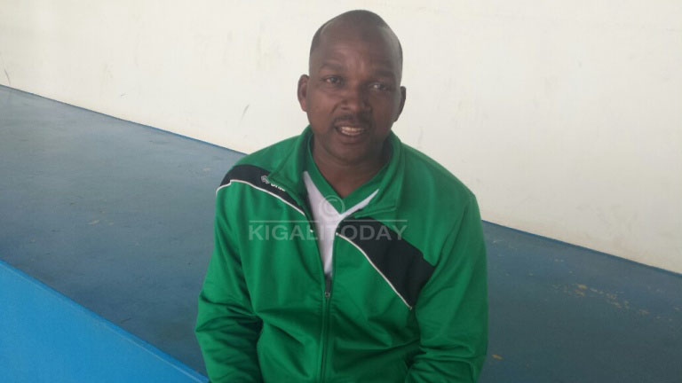 Minani Hemed Perezida w'abafana ba Kiyovu ku rwego rw'igihugu anenga abafana batakiza ku bibuga ariko akanatunga agatoki abayobozi nabo bataza kureba ikipe yabo