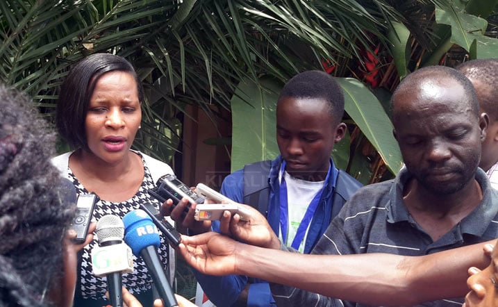 Dr Muhimpundu wo muri RBC yatangarije abanyamakuru ko mu Rwanda hazubakwa ikigo cyo kuvura indwara z