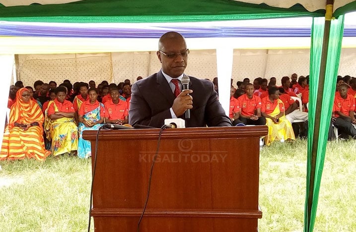 Umunyamabanga wa Leta muri MINISANTE Dr Patrick Ndimubanzi ahamagarira abafasha b'abaganga kukorana akazi kabo urukundo 