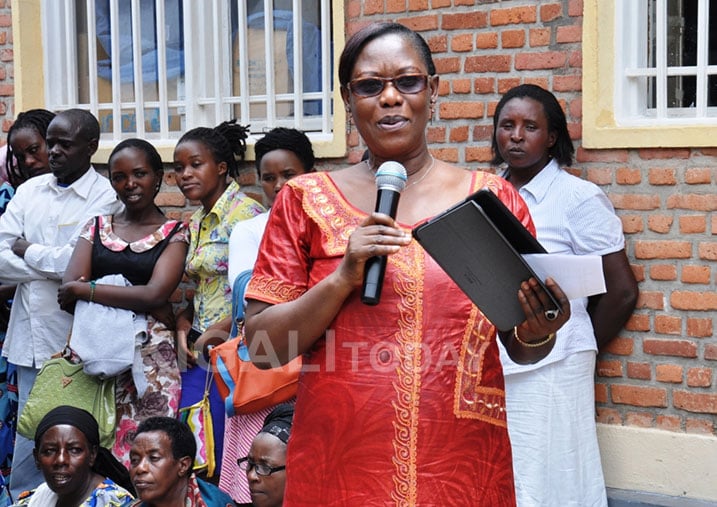Dr Mukabaramba asaba abanyarubavu gufata mu mugongo abarokotse Jenoside mu gihe cy'icyunamo.