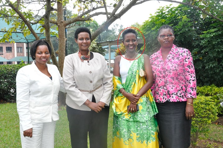 Madamu Kamanzi Jackeline (wambaye umukenyero) ni we munyamabanga nshingwabikorwa mushya w'inama y'igihugu y'abagore.