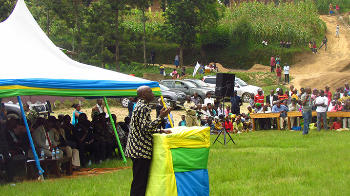 Minisitiri Kaboneka asaba abaturage guca ukubiri n'umwanda.