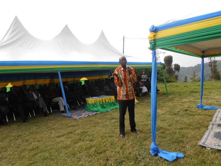 Minisitiri Kaboneka Francis yasabye ko abayobozi batuzuza inshingano zabo bahanwa by'intangarugero.