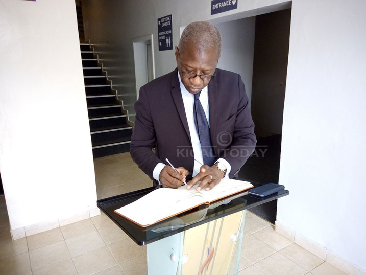 Mamadou Ismael Konate Minisitiri muri Mali yasuye urwibutso rwa Kigali