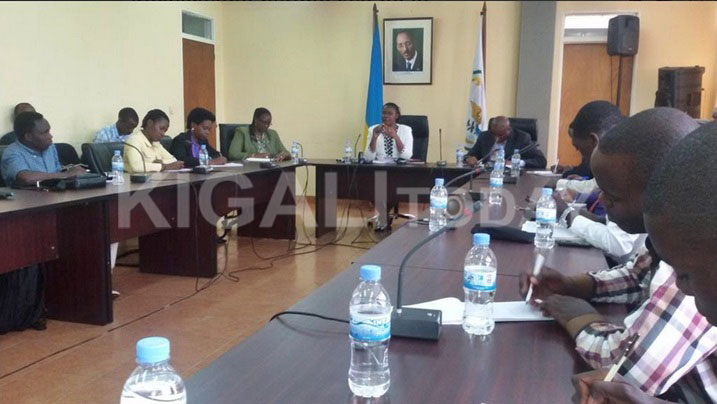 Minisitiri Uwizeye yavuze ko guhanga imirimo mishya itari iy