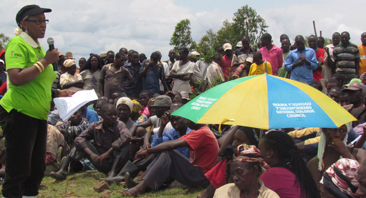 Minisitiri Stella Ford Mugabo arasaba abaturage kugira uruhare mu kurwanya Ebola n'icuruzwa ry'abana.