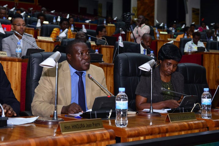 Depite Gatabazi Jean Marie Vianney avuga ko gahunda zo guha ubuzima bwiza abaturage zishobora kubangamirwa n'ubwiyongere bw'abaturage 
