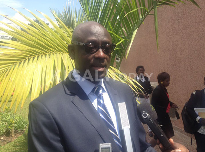 Minisitiri Busingye avuga ko bitemewe gufunga umuntu igihe kirenze ukwezi kumwe ataragezwa imbere y