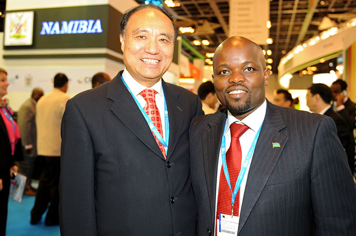 Minisitiri Nsengimana (MYICT) ari kumwe n'umunyamabanga mushya wa ITU, Houlin Zhao.