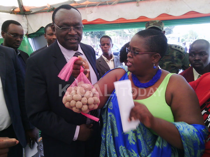 Minisitiri wa MINICOM amurikirwa imbuto y