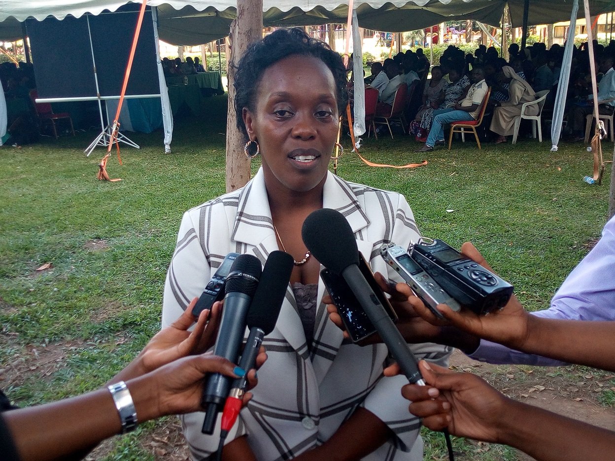 Minisitiri Dr Diane Gashumba avuga ko nta mbabazi azagirira umuntu wakira abarwayi nabi