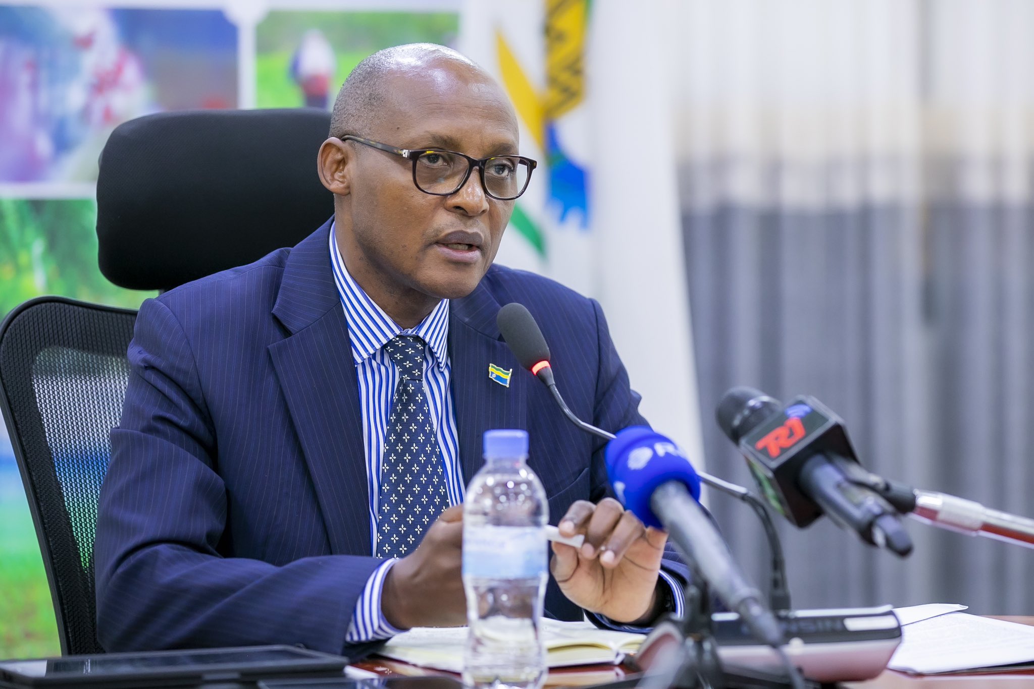 Minisitiri Dr Mark Cyubahiro Bagabe avuga ko hari gutekerezwa uko hashyirwaho iteganyagihe ryihariye ry'ubuhinzi