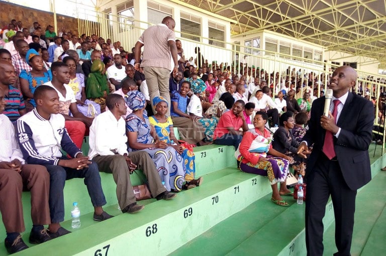 Minisitiri Kaboneka avuga ko abayobozi bareberera abubaka mu kajagari bagomba kubibazwa 
