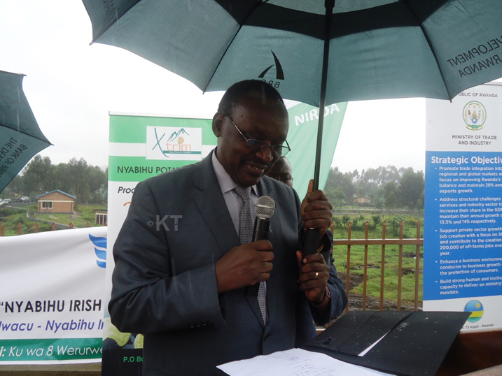 Minisitiri Kanimba yavuze ko Leta ifite gahunda yo guteza imbere abahinzi ishyiraho inganda