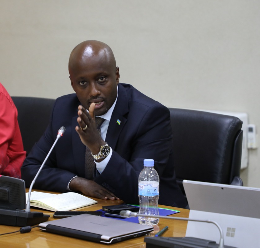 Minisitiri Nduhungirehe avuga ko u Rwanda ruzakomeza gushakira umuti w'ikibazo muri diporomasi