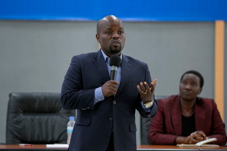 Minisitiri Nsengimana ageza ikiganiro ku rubyiruko ruri mu itorero i Gabiro ku itariki ya 12 Ukuboza 2016