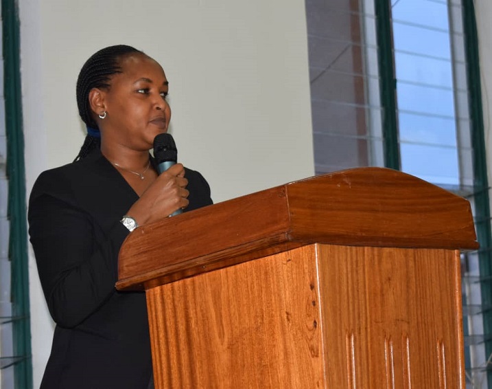 Minisitiri Rosemary Mbabazi asanga urubyiruko rutaranzwe n