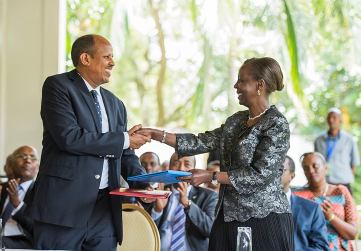 Minisitiri w'Ububanyi n'Amahanga w'u Rwanda n'uwa Djibouti bagiranye amasezerano y'imibanire myiza mu bya dipolomasi.