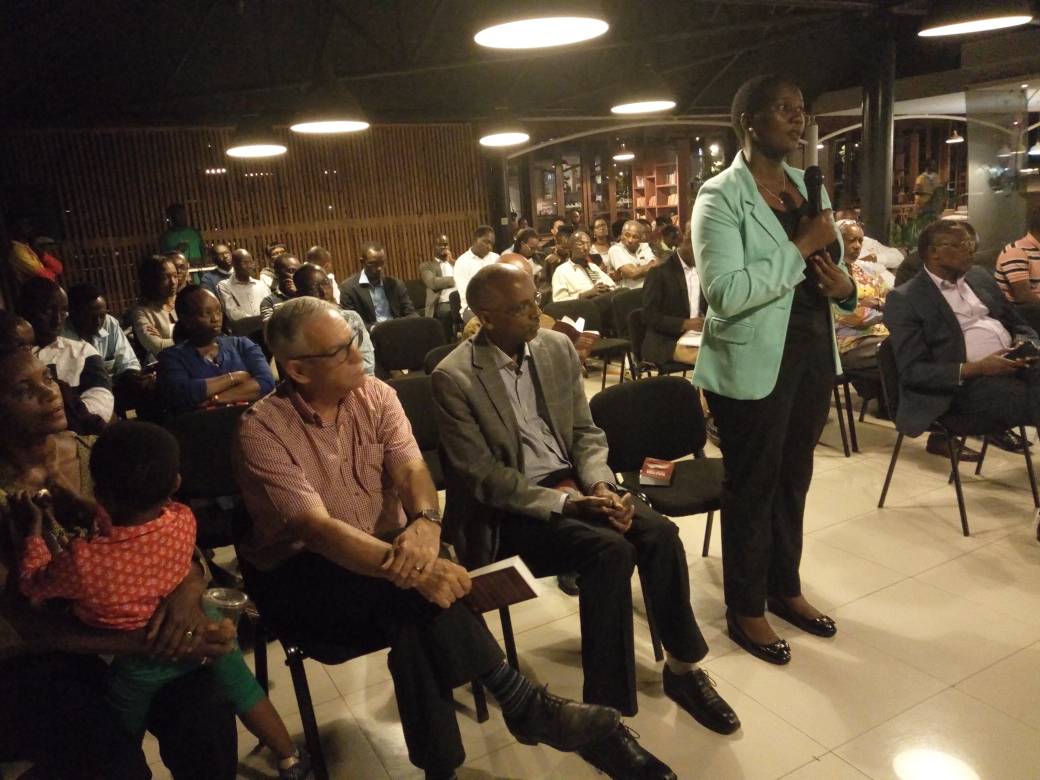 Minisitiri wa Siporo n'Umuco, Uwacu Julienne yashimye Mugesera n'abandi bandika amateka nk'aya kuko afasha abakiri bato