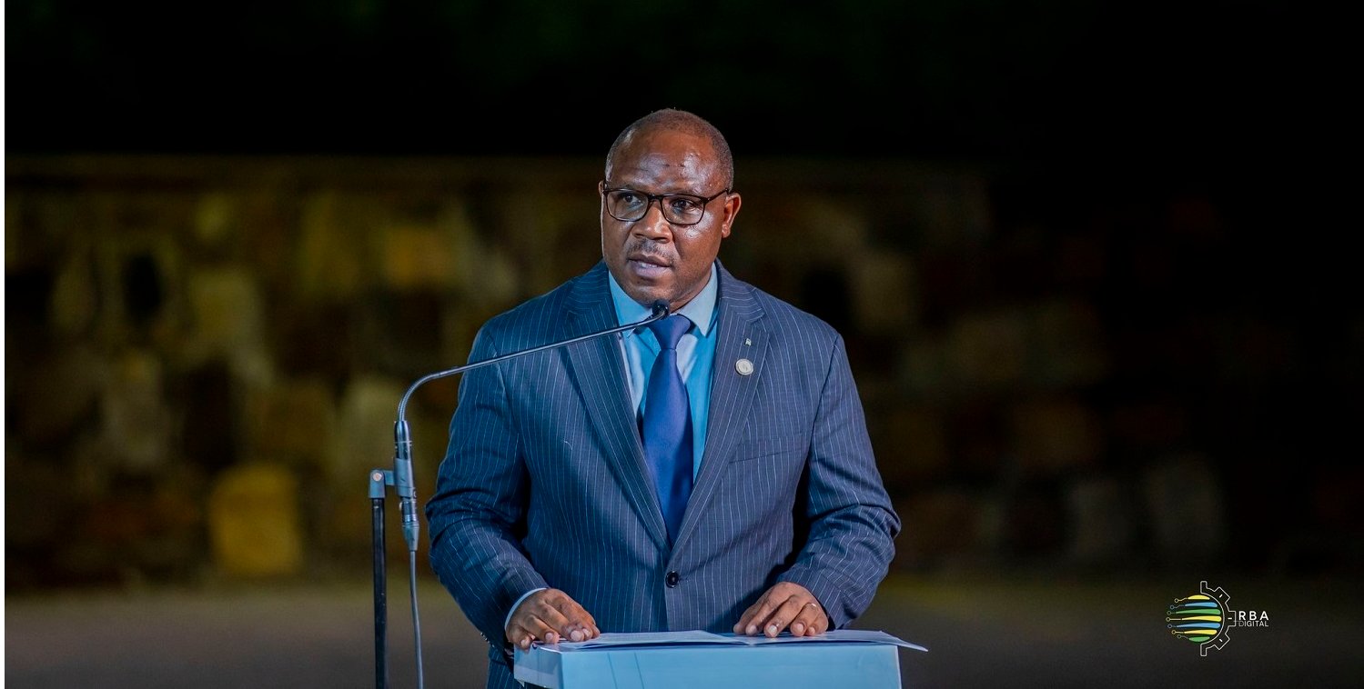 Minisitiri Musabyimana yasabye abanyamakuru kwamagana ikibi barwanya abapfobya bakanahakana Jenoside 