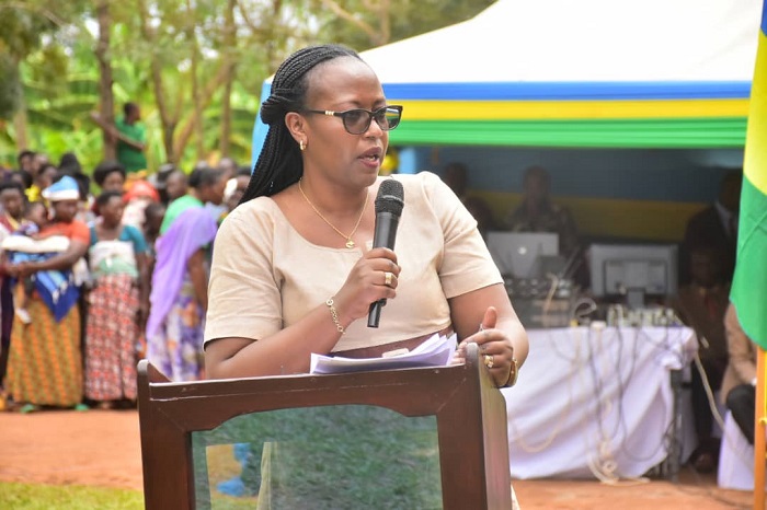 Minisitiri Ingabire Assumpta yasabye abaturage ba Kirehe kwimakaza ibiganiro mu miryango