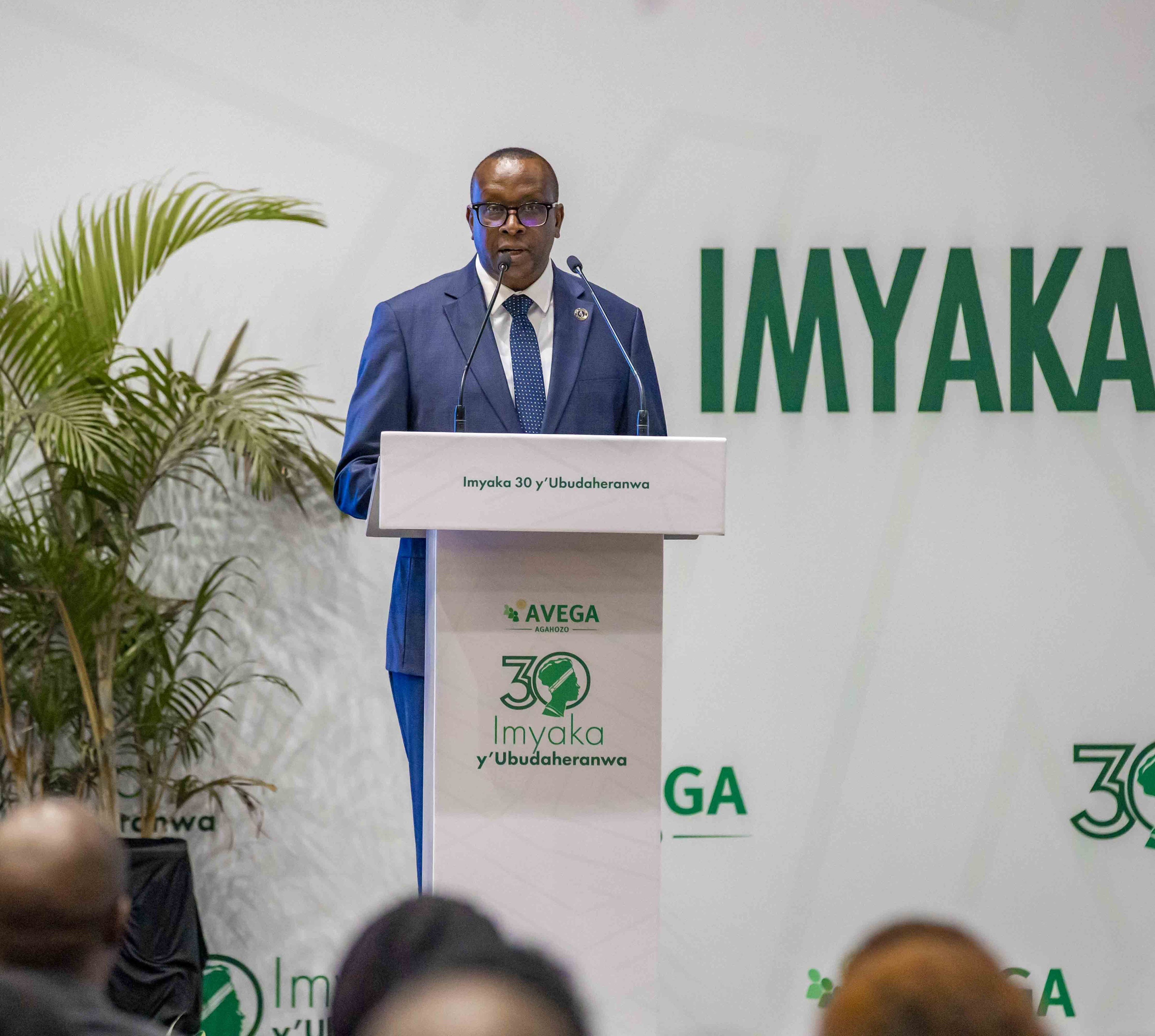 Minisitiri w'Ubumwe bw'Abanyarwanda n'Inshingano Mboneragihugu, Dr. Jean Damascene Bizimana