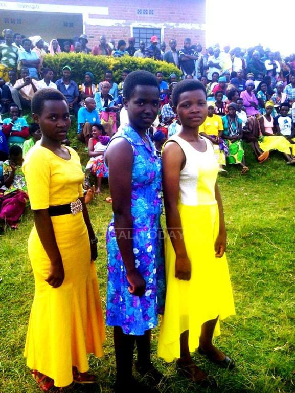 Miss Rukaragata ari kumwe na bagenzi be bahatanaga 