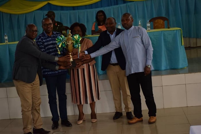 Ubuyobozi bw'Akarere ka Gakenke bwishimiye igihembo bwahawe cyo kwesa umuhigo wa Mituweli