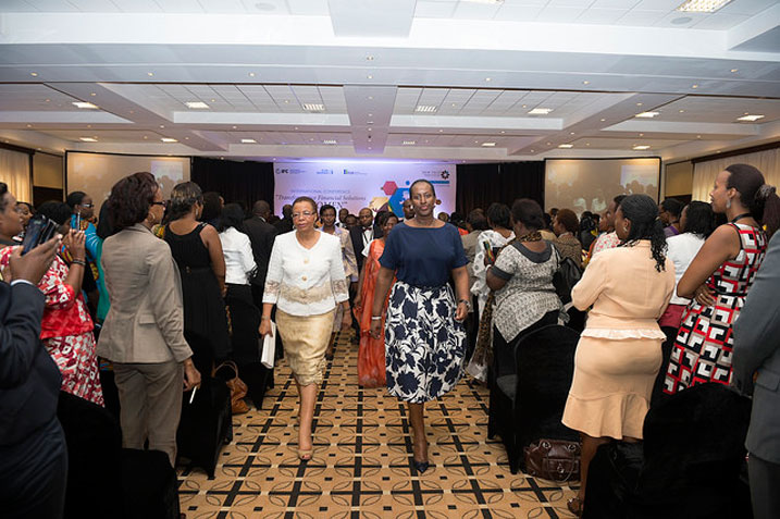 Mme Jeannette Kagame na Graca Machel.