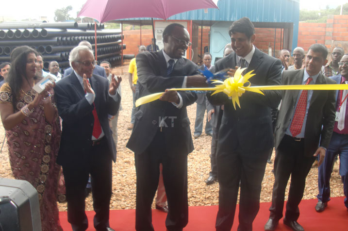 Minisitiri Kanimba afungura ku mugaragaro uruganda Aquasan.