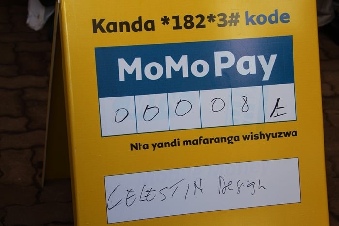 Icyapa cy'Ikoranabuhanga rihabwa abacuruzi kugira ngo uje kugura ikintu kuri Mobile Money adasabwa kurenzaho ayo kubikuza