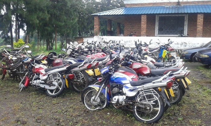 Moto zafashwe zifungiye kuri Polisi Sitasiyo ya Muhoza