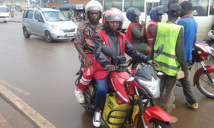 Mutuyeyezu ni umukobwa watinyutse akora umwuga w'ubumotari