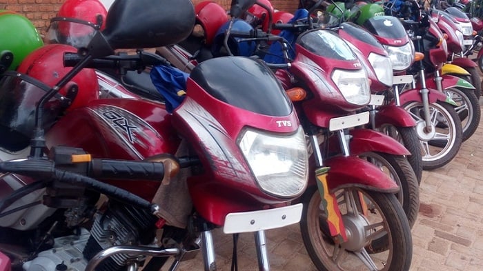 Abagenda kuri moto n