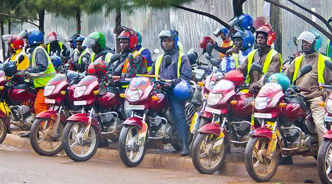 Abamotari bavuga ko bahanwa iyo bafatiye abagenzi cyangwa bakabakuriraho ahantu hatari muri parikingi 