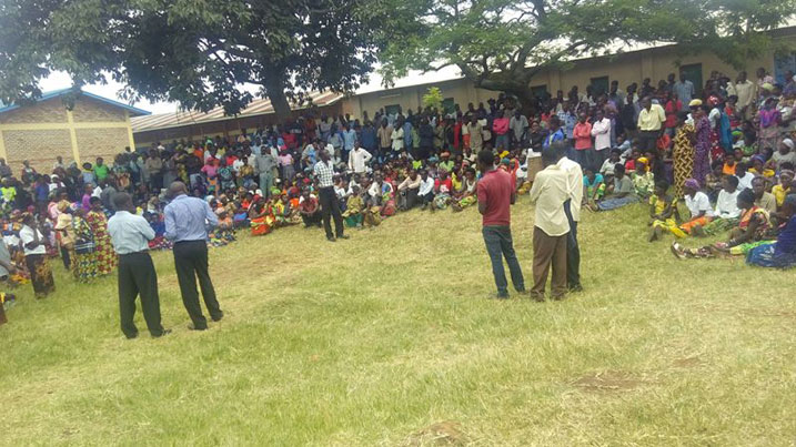 Mu Kagari ka Nyarubuye na ho abo mu Mudugudu wa Nzarwa bari banze gutora batabonye umukuru w'umudugudu wabayoboraga.