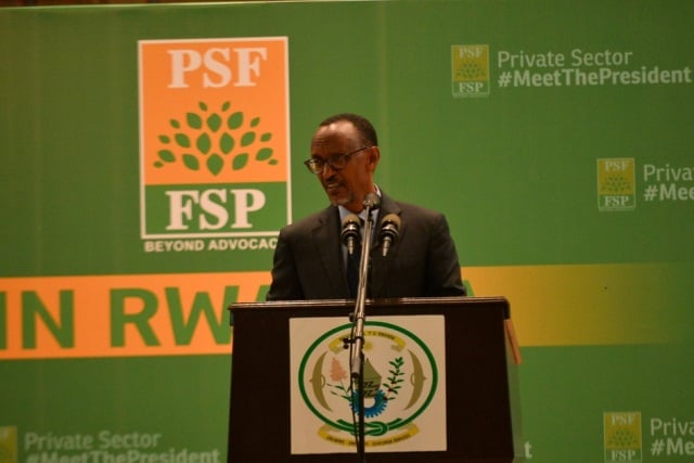 Perezida Kagame aganira n