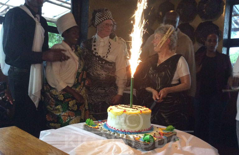 Mu gushimira Joe na Mary bakase umutsima (Gateau)