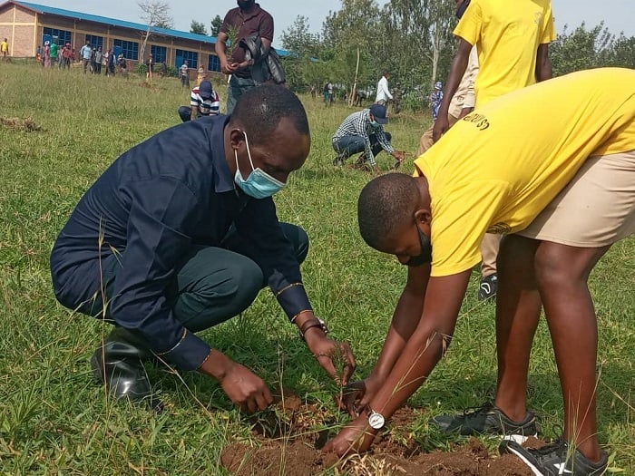 Guverineri w'Intara y'Iburasirazuba Mufulukye Fred avuga ko Akarere ka Nyagatare kabura imvura kubera kutagira amashyamba ari na yo mpamvu abaturage bakwiye kuyongera