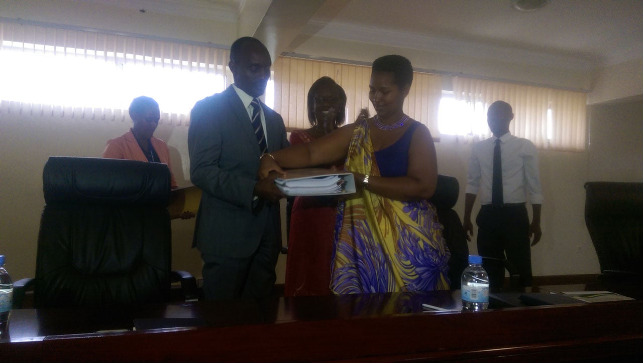 Guverineri Mufulukye na Kazaire asimbuye mu muhango w'ihererekanya bubasha i Rwamagana 