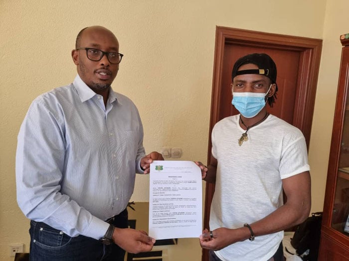 Mugheni Fabrice nyuma yo gusinya muri AS Kigali