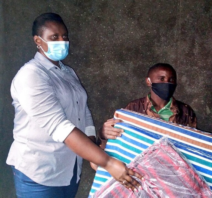 Muhamed yahawe n'ibikoresho bitandukanye byo mu nzu