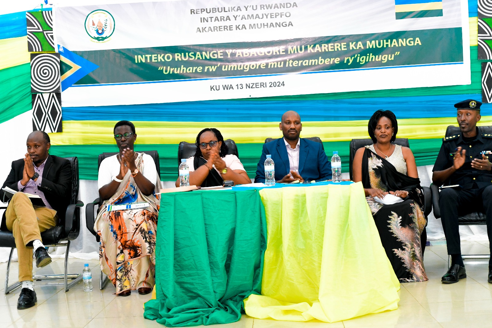 Abayobozi b'Akarere ni bamwe mu bitabiriye Inteko rusange y'abagore mu Karere ka Muhanga