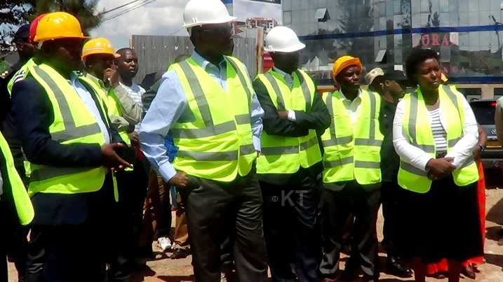 Muhanga Investment Group b baravuga kjo imiryango igifunguye ku bashaka kugura imigabane mu nyubako y'isoko rya kijyambere