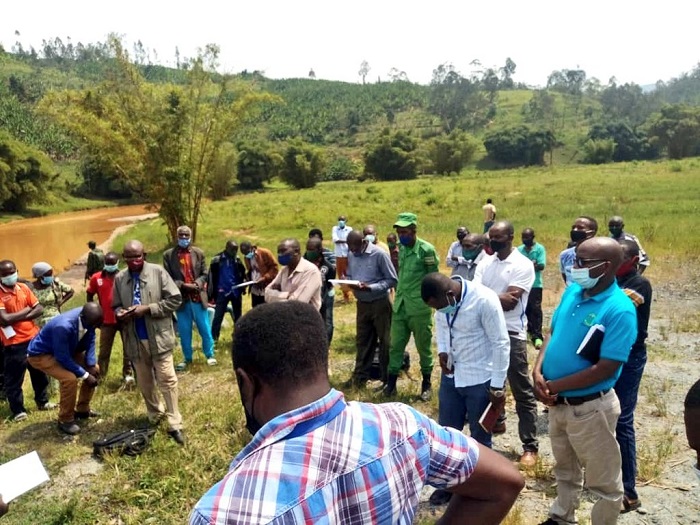 Habaye ibiganiro hagati y'abakora ubwikorezi bwo mu mazi bigaragara ko batujuje ibisabwa