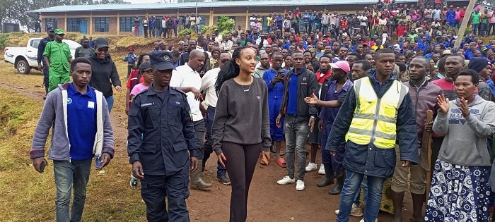 Miss Muheto yishimiwe n'abaturage