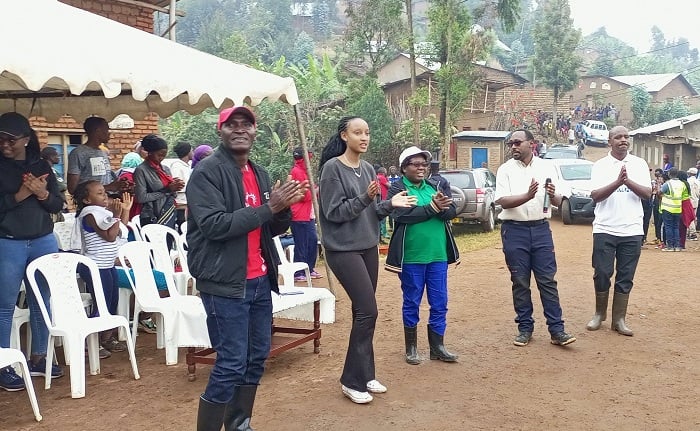 Miss Muheto yashimiwe na Guverineri Nyirarugero Dancille