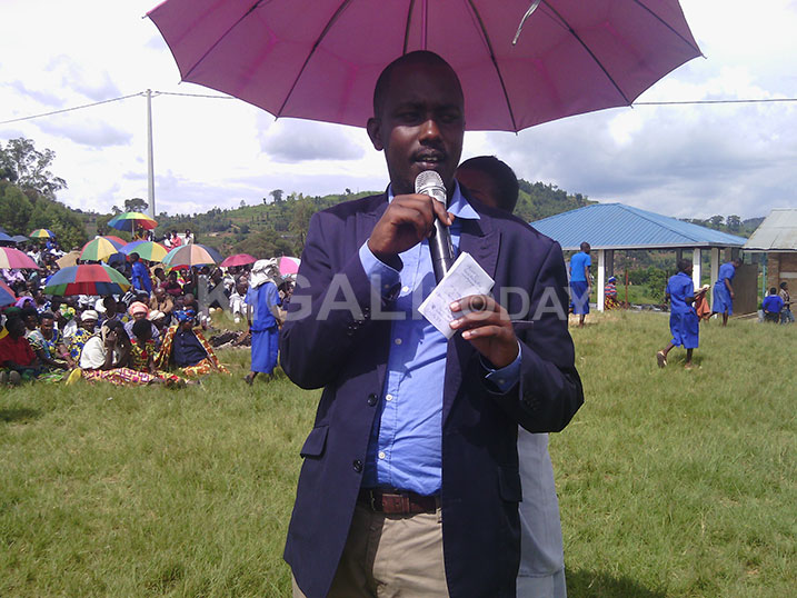 Muhizi avuga ko ibuka iri gushaka abantu barokoye abatutsi kugira ngo bashimirwe mu ruhame.